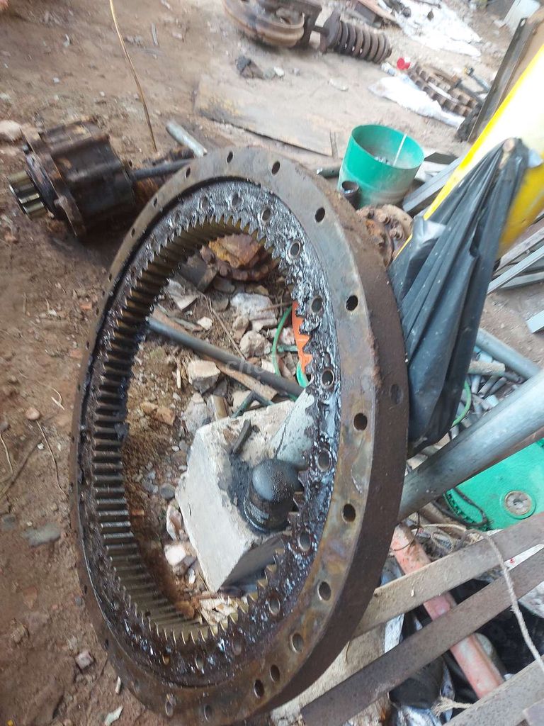 CẮT THỊT KOMATSU P60-5, ZIN LẮM. Mua bán Phương tiện khác tại Huyện Cái Bè Tiền Giang được đăng bởi AN hình 3