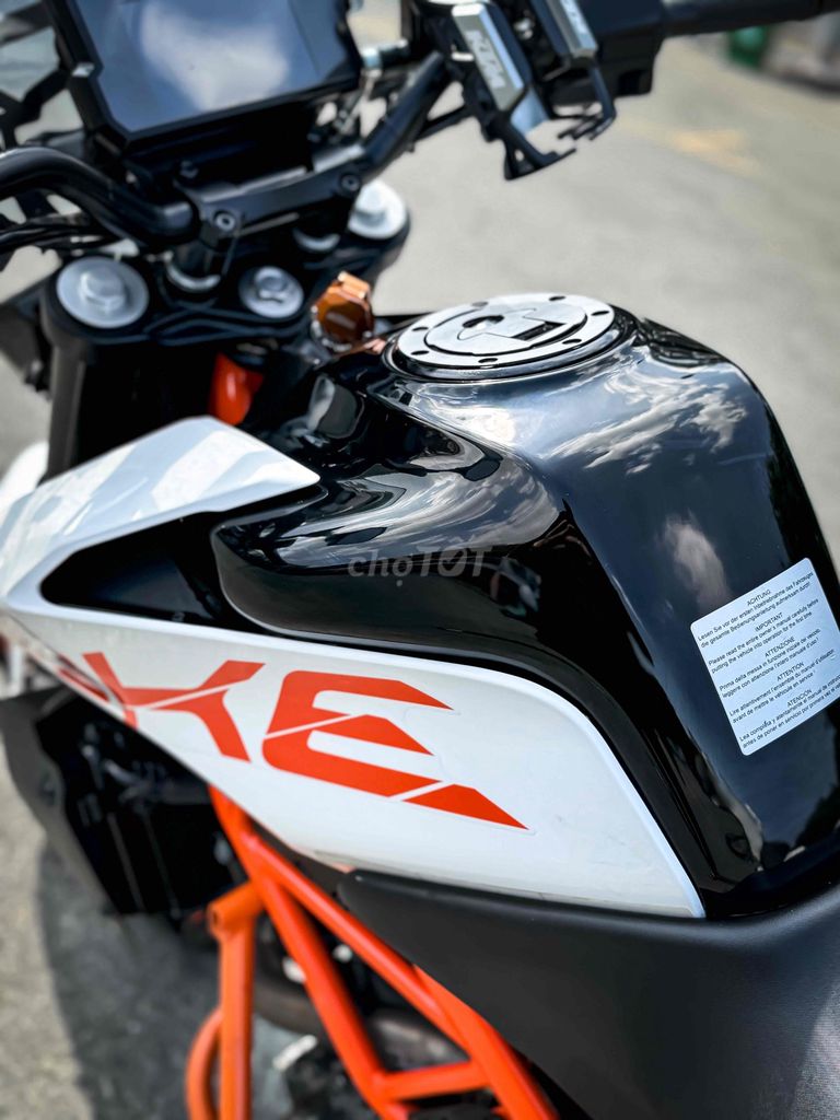 KTM Duke 390 2020 Trắng Đen Cam. Mua bán Xe máy tại Quận 11 Tp Hồ Chí Minh được đăng bởi Thanh Tân hình 10