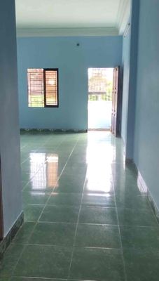 Phòng cách Sân Bay 2km rất rộng(30m2 ) và có Ban công