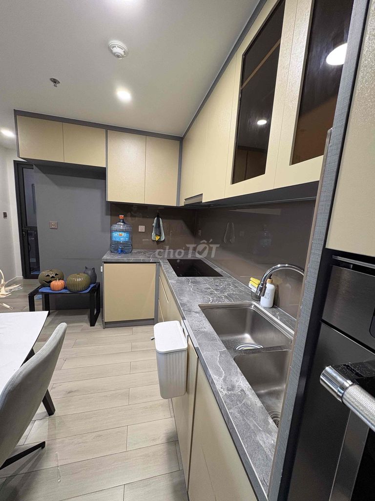 Tủ bếp gỗ công nghiệp vàng kem. Mua bán Tủ, kệ gia đình tại Thành phố Thủ Đức Tp Hồ Chí Minh được đăng bởi Kris Tran hình 1