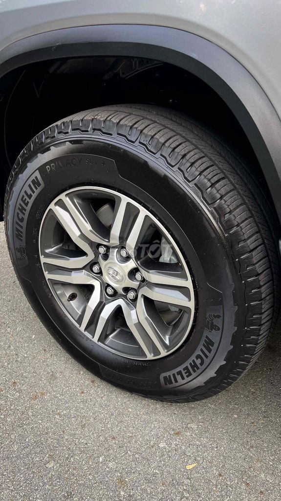 Toyota Fortuner 2017 2.7V AT 1 cầu. Mua bán Ô tô tại Thành phố Thuận An Bình Dương được đăng bởi Quang Huy hình 17