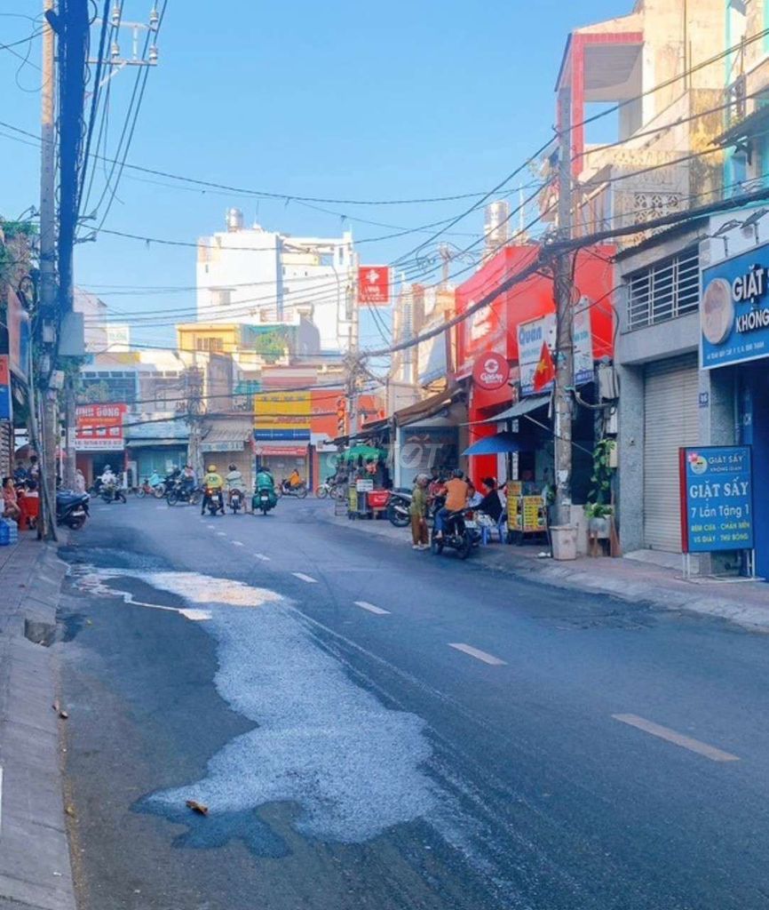 Bán căn hộ dịch vụ mặt tiền đường Trần Quý Cáp, phường 12, Bình Thạnh