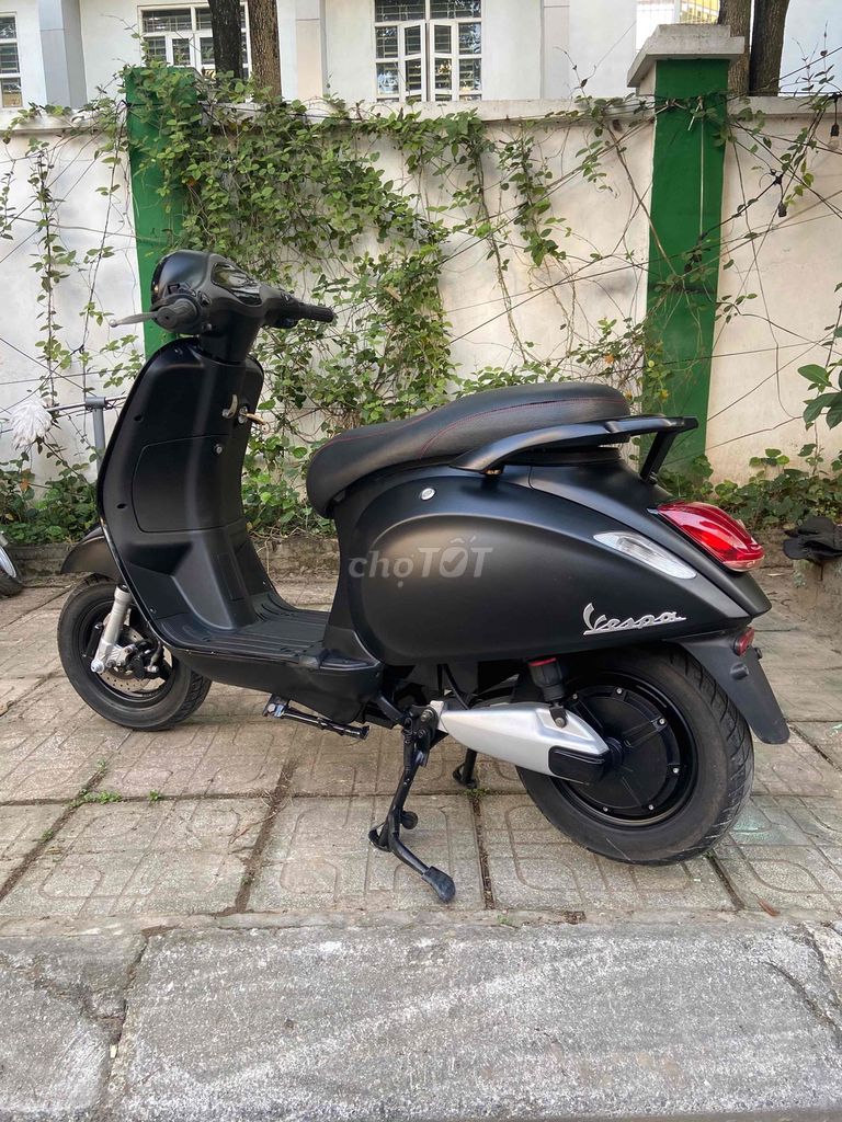 Xe máy điện Vespa Dibao Tesla Đen. Mua bán Xe điện tại Quận Long Biên Hà Nội được đăng bởi Xe điện Huân Linh hình 4