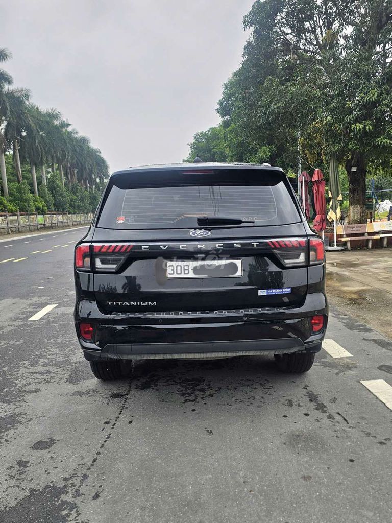 Ford Everest Titanium 2026 Đen