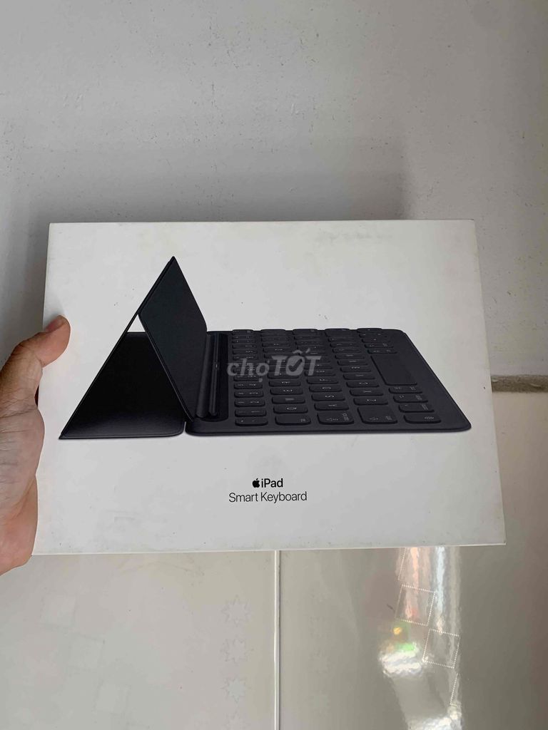 Bàn phím Apple Smart Keyboard Folio 10.5. Mua bán Phụ kiện (Màn hình, Chuột...) tại Quận 3 Tp Hồ Chí Minh được đăng bởi MANGO PARFUM STORE hình 1