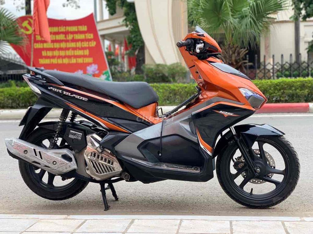 Bán xe blade máy zin sơn zin dán kín nylon chính c. Mua bán Xe máy tại Huyện Thanh Trì Hà Nội được đăng bởi xe máy chính hãng hình 4