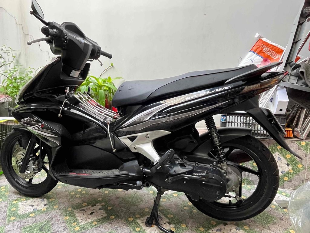Воздушный клинок Honda 2008 черный