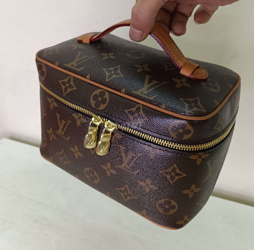 Xách tay louis vuitton aut