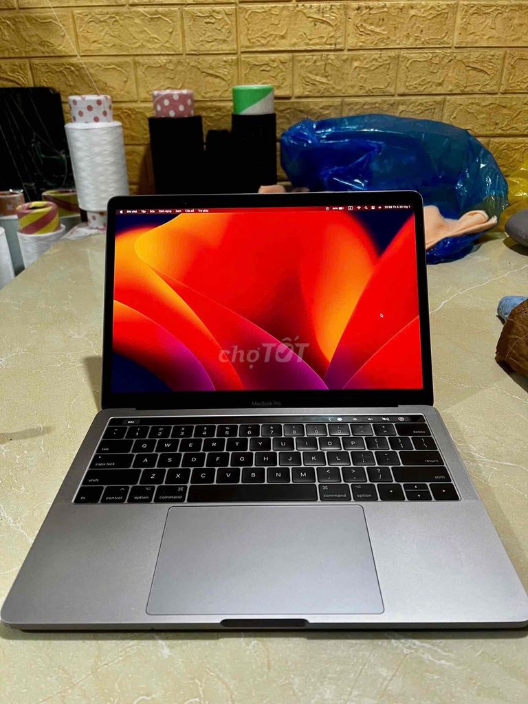 Cần bán Macbook pro 2017 như hình