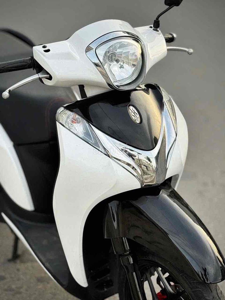 Honda SH Mode 2015 Trắng đen. Mua bán Xe máy tại Quận 7 Tp Hồ Chí Minh được đăng bởi Tú hình 8