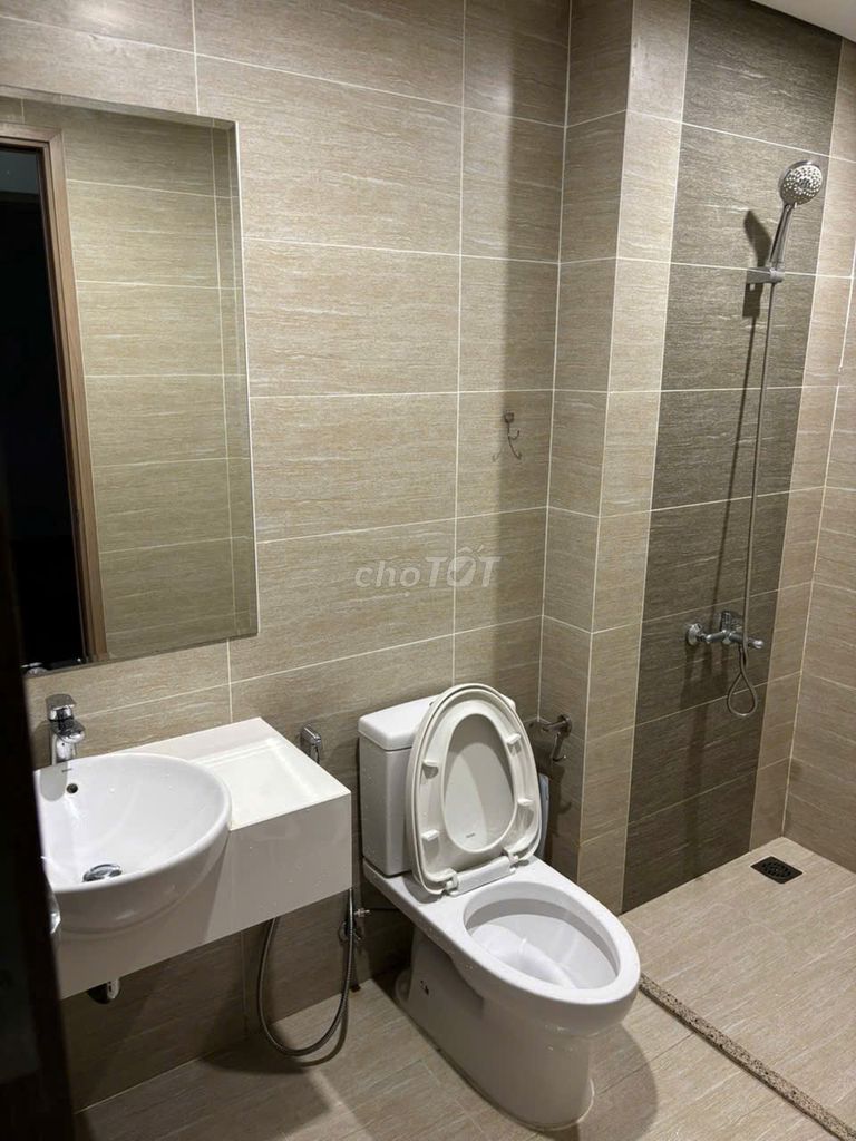 Собственник сдает 1-комнатную в Vinhomes возле технопарка, 5.9 млн