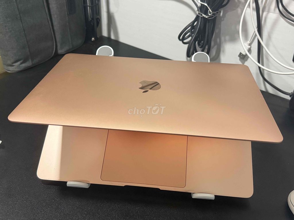 Macbook Air hồng vàng 2020 8GB/250GB. Mua bán Laptop tại Quận Tân Phú Tp Hồ Chí Minh được đăng bởi Vũ hình 1