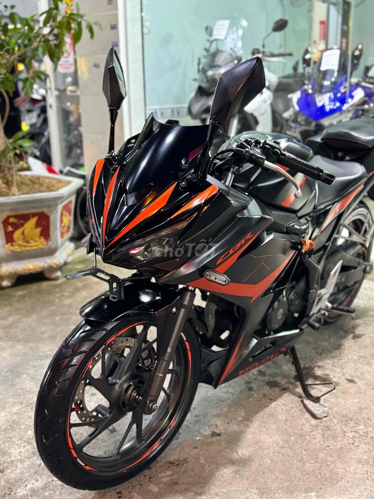 Cần bán Honda CBR150 2020 Biển SG 9 chủ. Mua bán Xe máy tại Quận Bình Tân Tp Hồ Chí Minh được đăng bởi Việt Motor Bình Tân hình 4