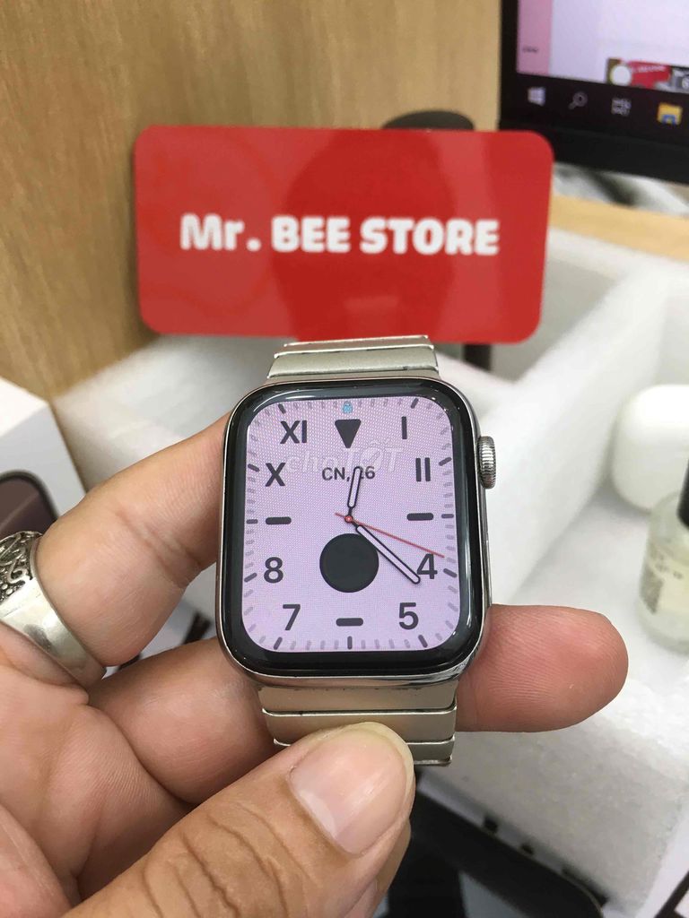 Apple Watch Seri 5 44mm lên vỏ Thép rất đẹp