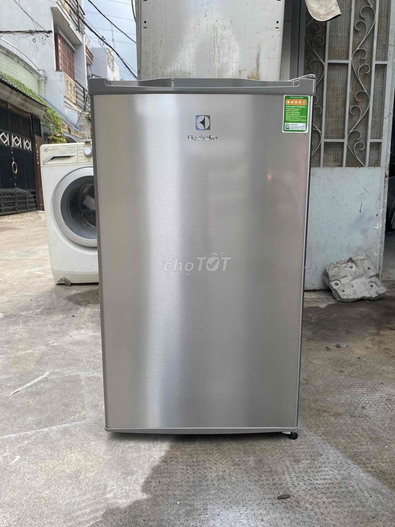 Tủ lạnh cũ Electrolux 90 lít nhẹ điện