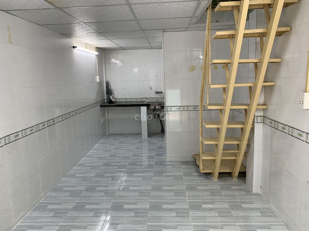 Дом на TL10 Бинь Тан, рядом с AEON Mall, отдельный розовый сертификат