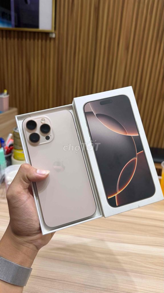 Apple iPhone 16 Pro Max 512GB Vàng 99% Fullbo. Mua bán Điện thoại tại Quận 10 Tp Hồ Chí Minh được đăng bởi Le Tuan hình 1