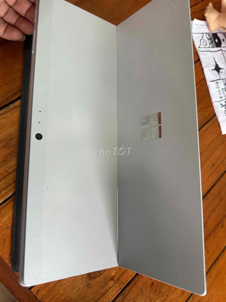 Máy tính bảng Microsoft Surface i5 4GB/128GB. Mua bán Máy tính bảng tại Quận Bình Tân Tp Hồ Chí Minh được đăng bởi tran minh kiet hình 1
