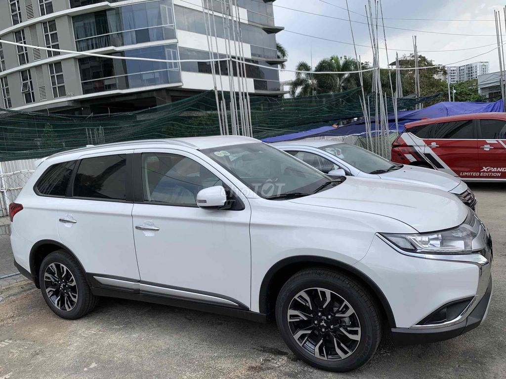 Mitsubishi Outlander 2021 2.0 CVT - 57000 km. Mua bán Ô tô tại Thành phố Thủ Đức Tp Hồ Chí Minh được đăng bởi Tú Hoàng Anh hình 4