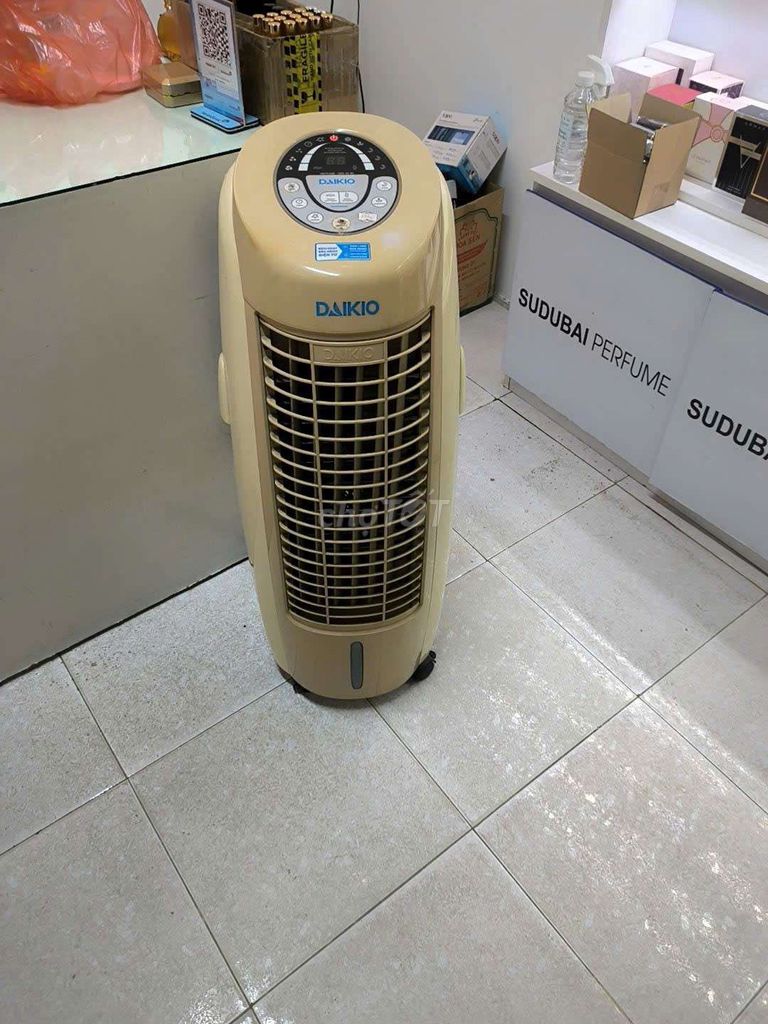 Quạt hơi nước Daikiosan DKA-02500B 15L. Mua bán Quạt tại Quận Ngũ Hành Sơn Đà Nẵng được đăng bởi Cô Trương hình 1