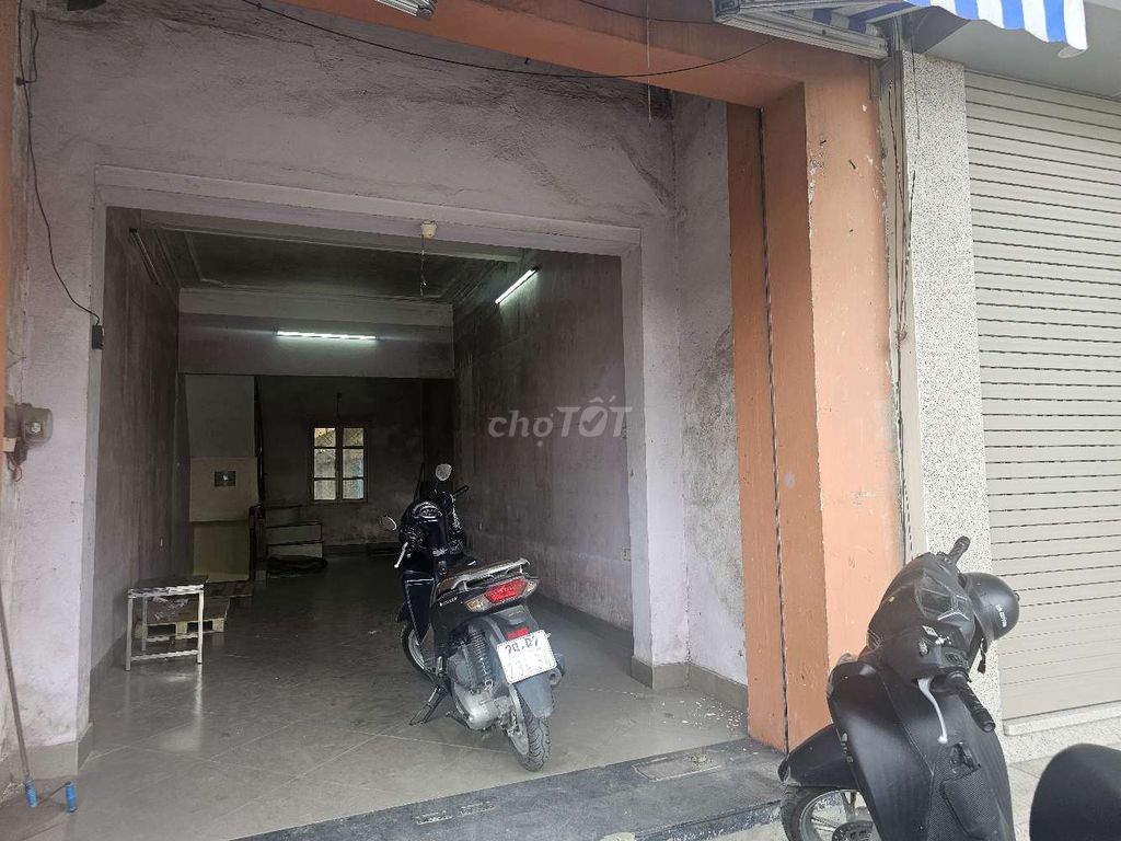 Nhà Mặt đường Bưởi, Kinh Doanh Bất chấp, diện tích 40m2, mặt tiền 4m. Mua bán văn phòng, mặt bằng kinh doanh tại Quận Ba Đình Hà Nội được đăng bởi Thảo hình 2