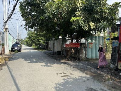 Kho mặt tiền liên ấp 4-5 đường rộng rãi. Hiện trạng có sẵn.