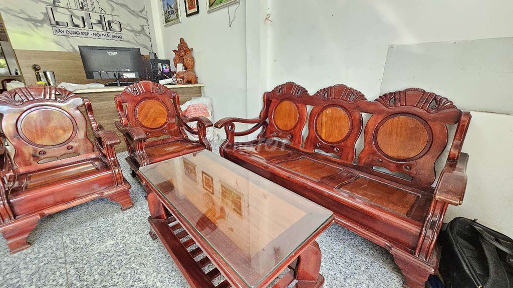 Cty Thanh lý bộ sofa gỗ còn đẹp như hình