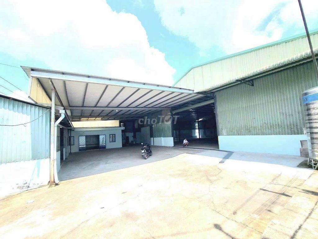 Cho thuê kho xưởng 1100m2.Đường xe tải,Thuận giao mới.Thuận An,BD