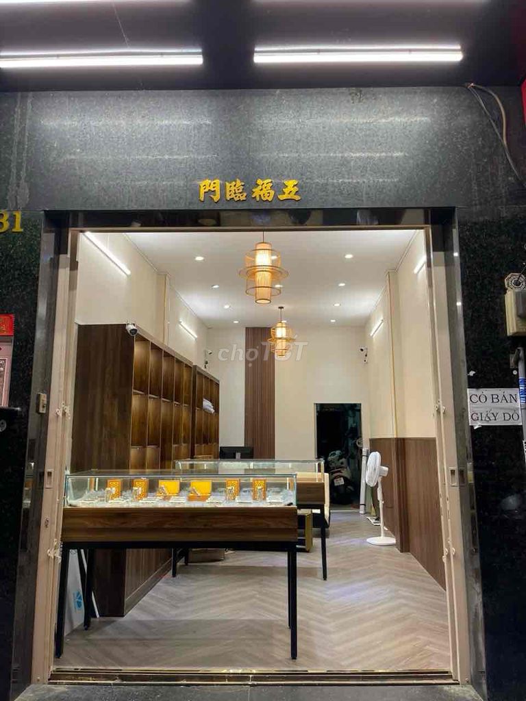 Cho thuê mặt bằng kinh doanh đường Nguyễn Chí Thanh, P12, Q5