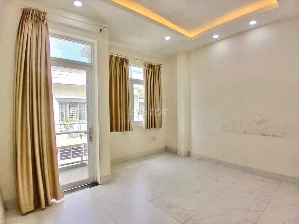 nhà 3 lầu ngay chợ Đầu Mối Thủ Đức hẻm oto khu dân trí cao