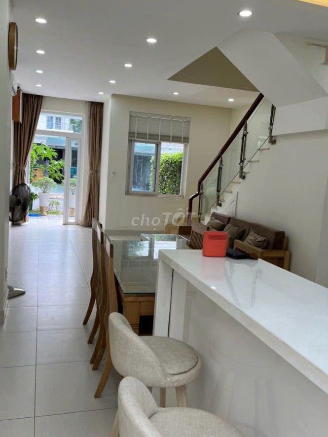 Rent · 4 bd · 75 м² · Thành phố Thủ Đức, ул. Bưng Ông Thoàn