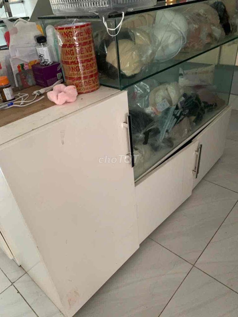 Tủ trưng bày Kính, gỗ Trắng Khá mới. Mua bán Tủ, kệ gia đình tại Thành phố Sóc Trăng Sóc Trăng được đăng bởi Lam Gia Hao hình 1