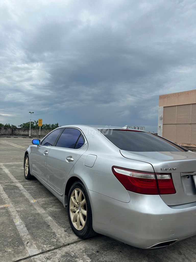Lexus LS 20***9 km. Mua bán Ô tô tại Quận Tân Phú Tp Hồ Chí Minh được đăng bởi sin hình 20