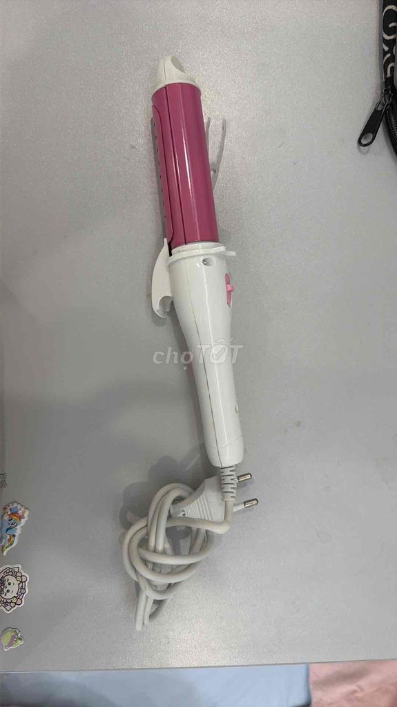 Máy uốn tóc nữ cầm tay nhỏ gọn. Mua bán Phụ kiện thời trang khác tại Quận Tây Hồ Hà Nội được đăng bởi Truc Linh Nguyen hình 1