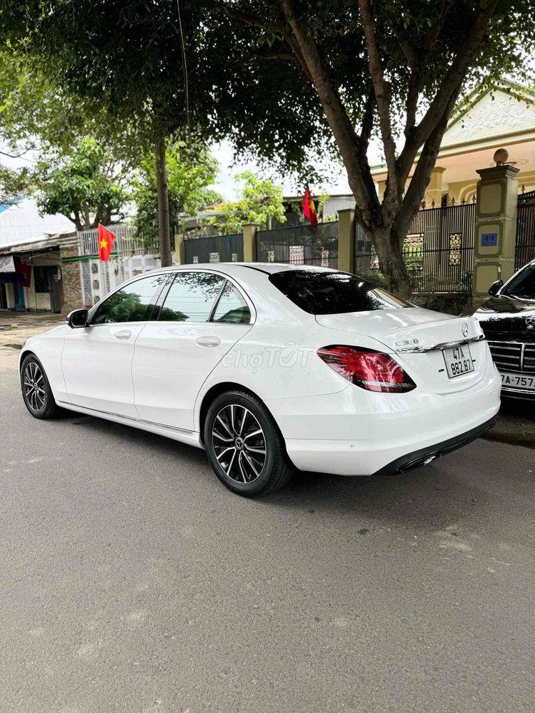 Mercedes Benz 2019 - Chính chủ - Cần bán ạ ❤️. Mua bán Ô tô tại Thành phố Buôn Ma Thuột Đắk Lắk được đăng bởi Hoàng Quang hình 11
