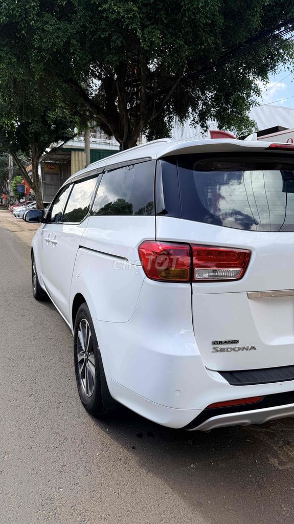 KIA SEDONA FULL DẦU 2018 MÁY MỚI. Mua bán Ô tô tại Thành phố Buôn Ma Thuột Đắk Lắk được đăng bởi Minh Hạnh hình 4