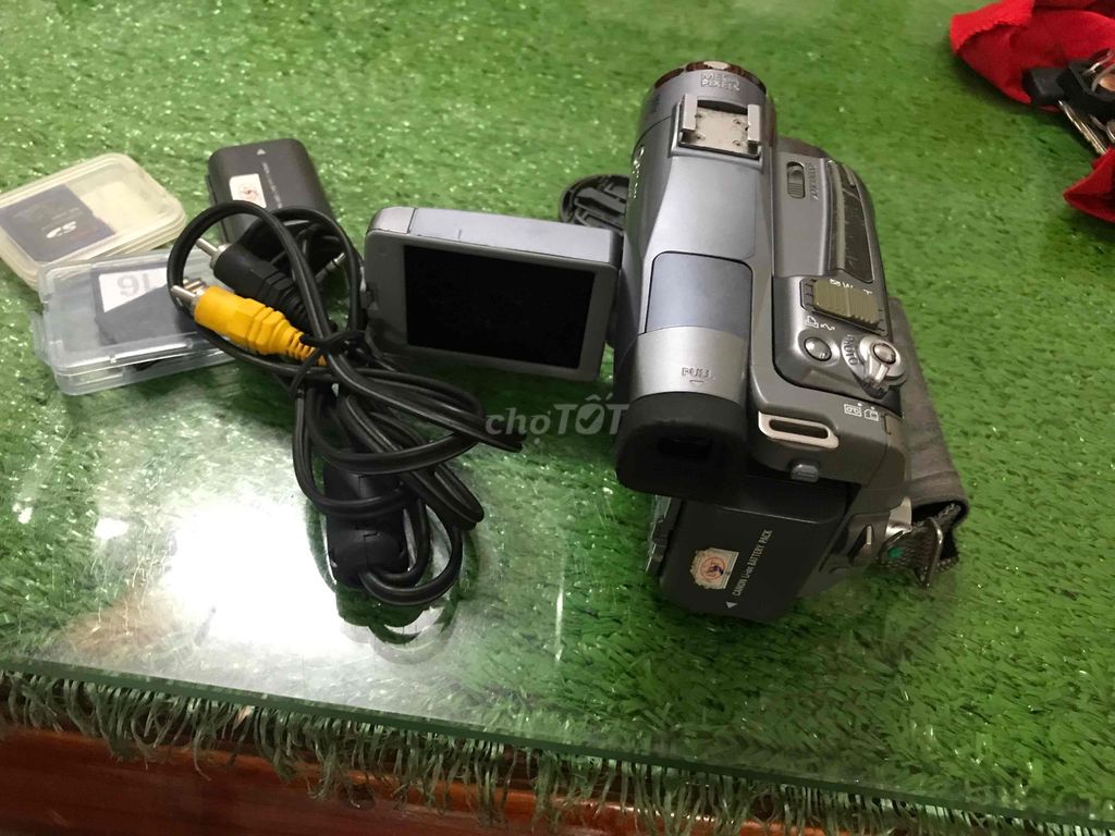 Máy quay phim Canon ELURA 80 Xám. Mua bán Máy ảnh, Máy quay tại Huyện Hóc Môn Tp Hồ Chí Minh được đăng bởi hiếu hình 1