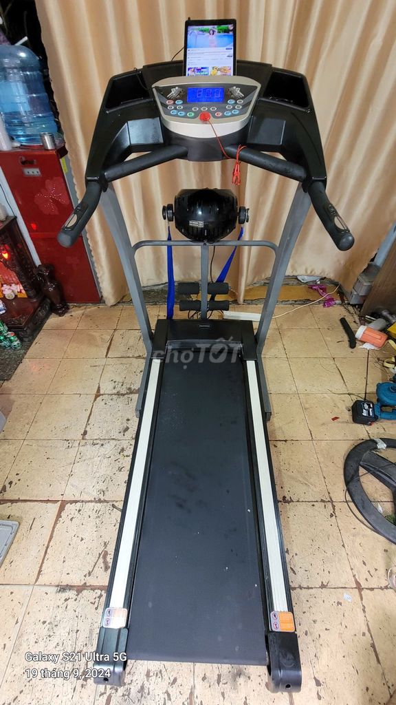 Máy tập chạy bộ điện PROGYM JK-890B