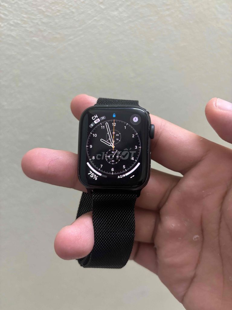 Apple Watch Series 4 Thép Đen 44mm. Mua bán Thiết bị đeo thông minh tại Huyện Thanh Trì Hà Nội được đăng bởi Duc hình 1