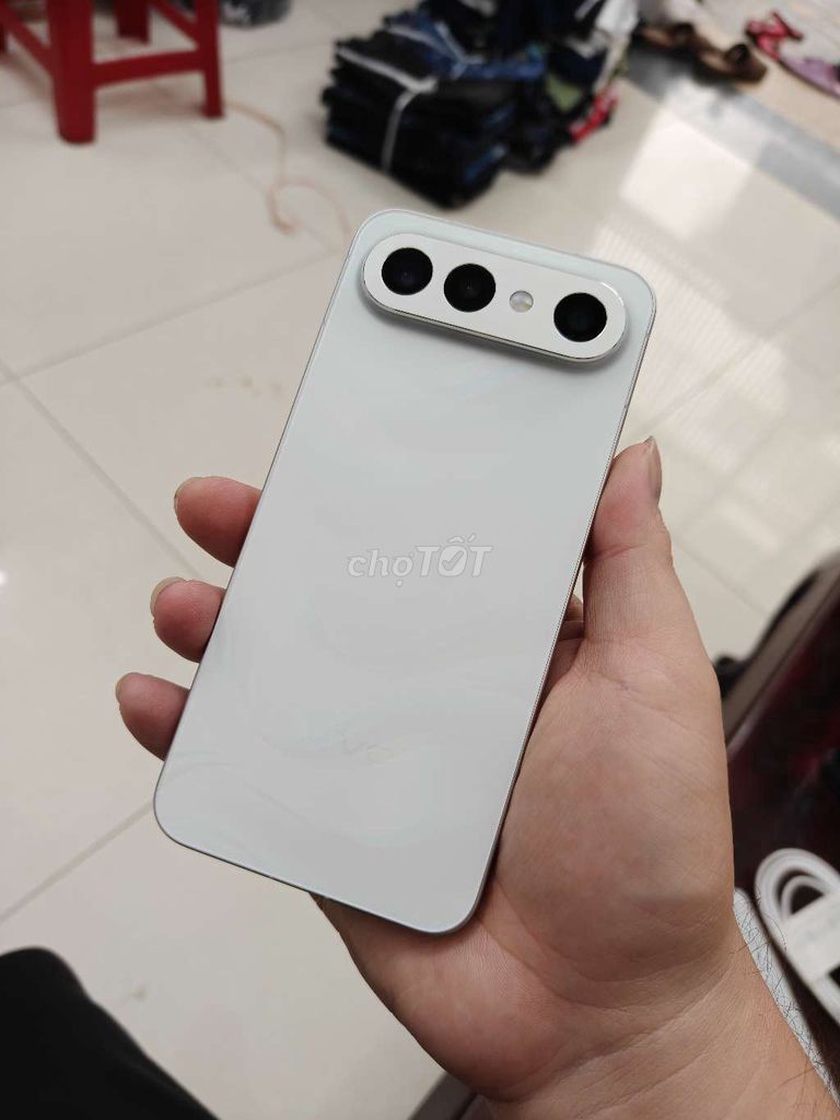 Vivo S50 Pro Mini(12/256)likenew kèm sạc cáp có gl. Mua bán Điện thoại tại Quận 5 Tp Hồ Chí Minh được đăng bởi Strawberry Táo hình 1