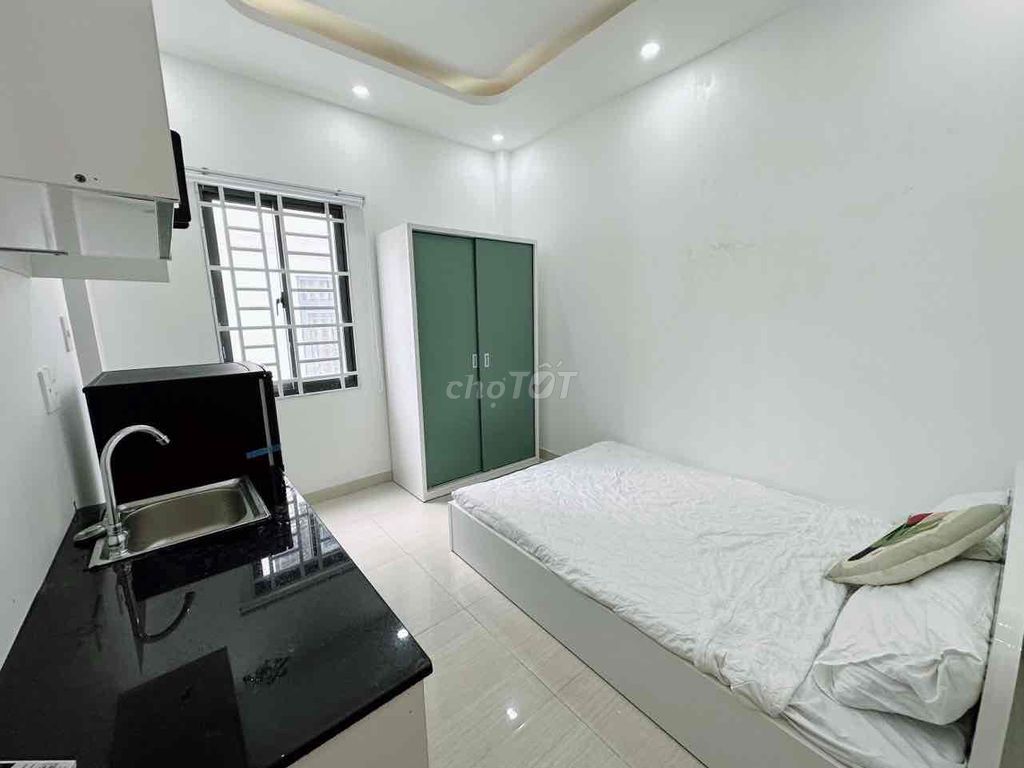 Studio full nội thất cửa sổ thoáng 20m2 khu Phan Xích Long - Ngã 4 PN