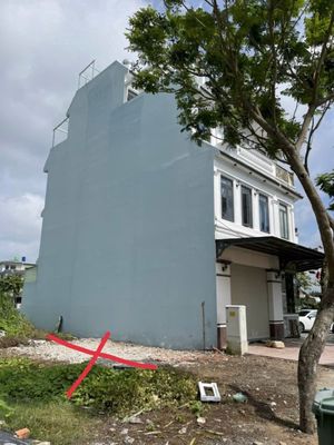 Chủ cần bấn gấp lô đất 105m2 đường chính D7 dự án Five Star Eco City. Mua bán đất tại Huyện Cần Giuộc Long An được đăng bởi Nguyễn Văn Cương