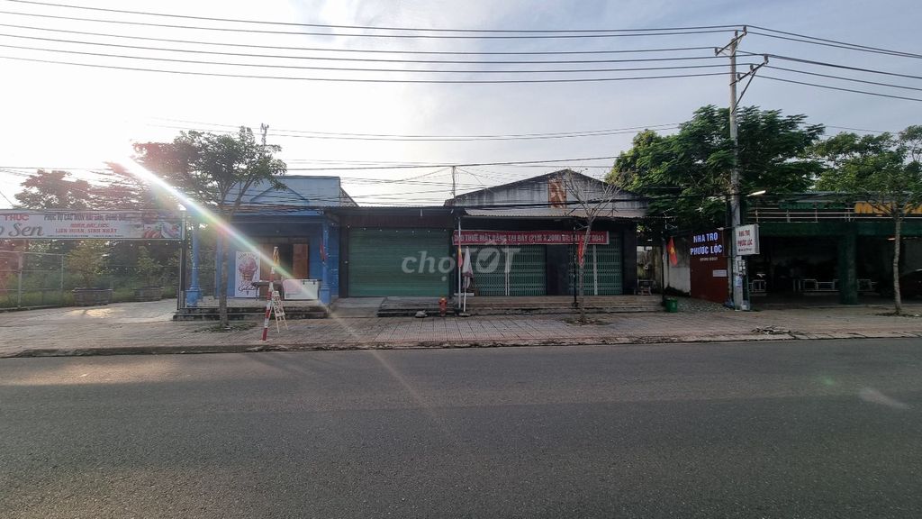 CHỈ NĂM TRIỆU MỘT MẶT TIỀN RỘNG