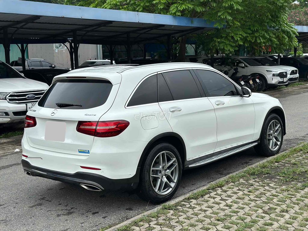 Mercedes Benz GLC 300 AMG  2016 Trắng Nâu 9 Vạn. Mua bán Ô tô tại Quận Cầu Giấy Hà Nội được đăng bởi Vũ Kiên hình 4