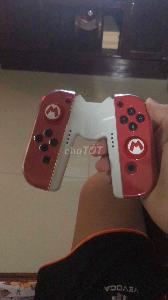 Tay cầm Nintendo Joy-Con Đỏ Trắng Mario Limited. Mua bán Thiết bị chơi game tại Thành phố Cà Mau Cà Mau được đăng bởi Huỳnh Châu Hải Vương hình 1