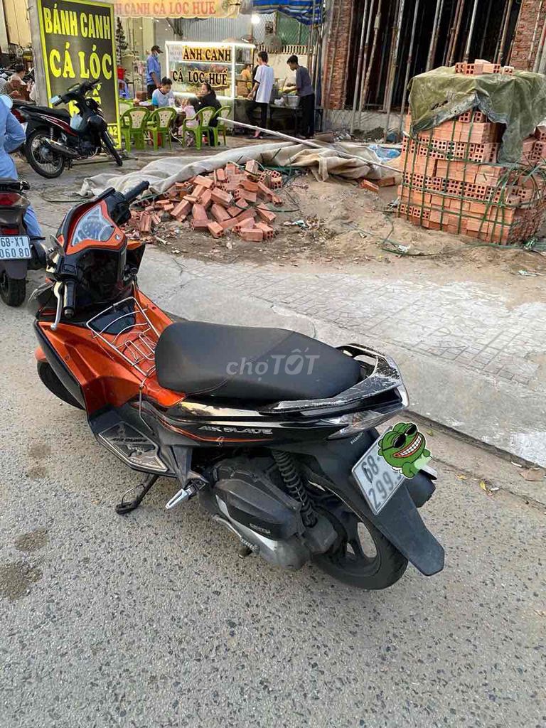 AirBlade 125cc 2014 dk 2015 xe biền đẹp k lỗi. Mua bán Xe máy tại Thành phố Rạch Giá Kiên Giang được đăng bởi MOD hình 7