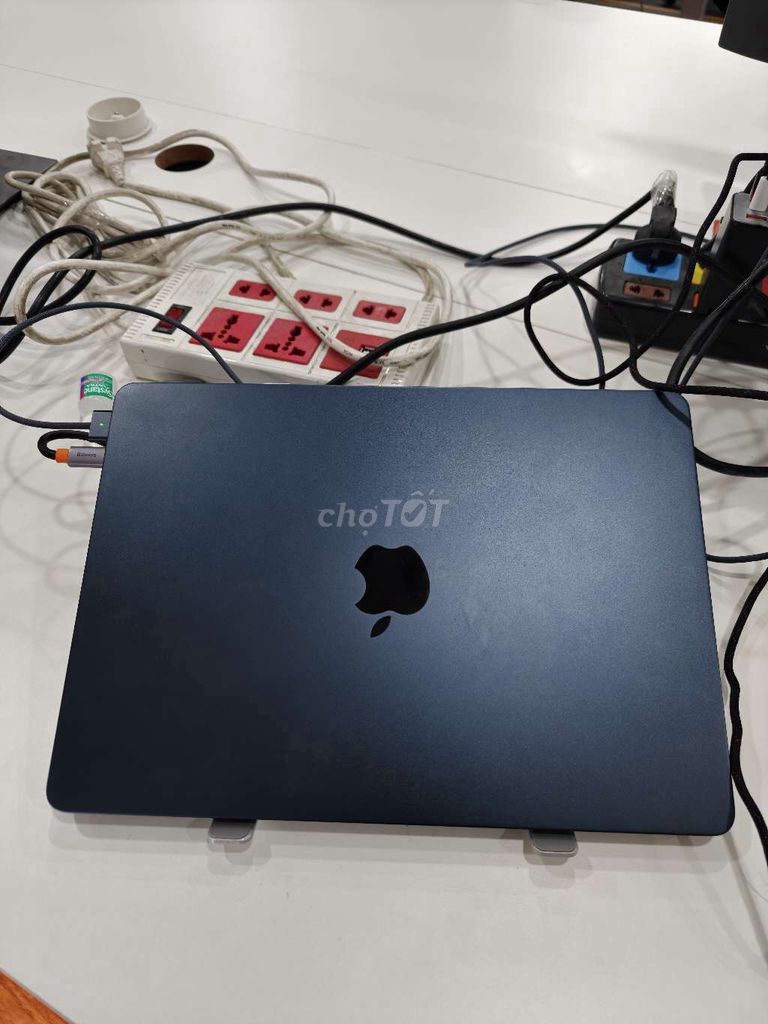 Apple MacBook Air M4 13.6 inch 16GB/256GB. Mua bán Laptop tại Thành phố Thủ Đức Tp Hồ Chí Minh được đăng bởi Trần Long Minh Hoàng hình 1