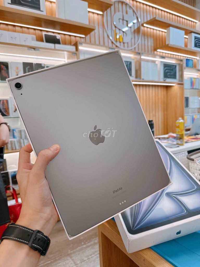 iPad Air M2 128GB Wifi Xám 13’ fullbox sạc 25 lần. Mua bán Máy tính bảng tại Quận Đống Đa Hà Nội được đăng bởi Ngô Minh Hoàng hình 1
