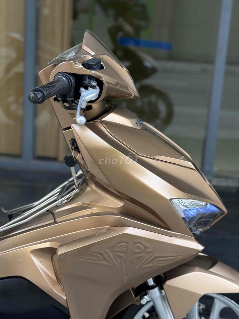 Honda Airblade 125 2017 Vàng đồng 3D 29D1. Mua bán Xe máy tại Quận Ba Đình Hà Nội được đăng bởi Xe Máy Nam Thi hình 7
