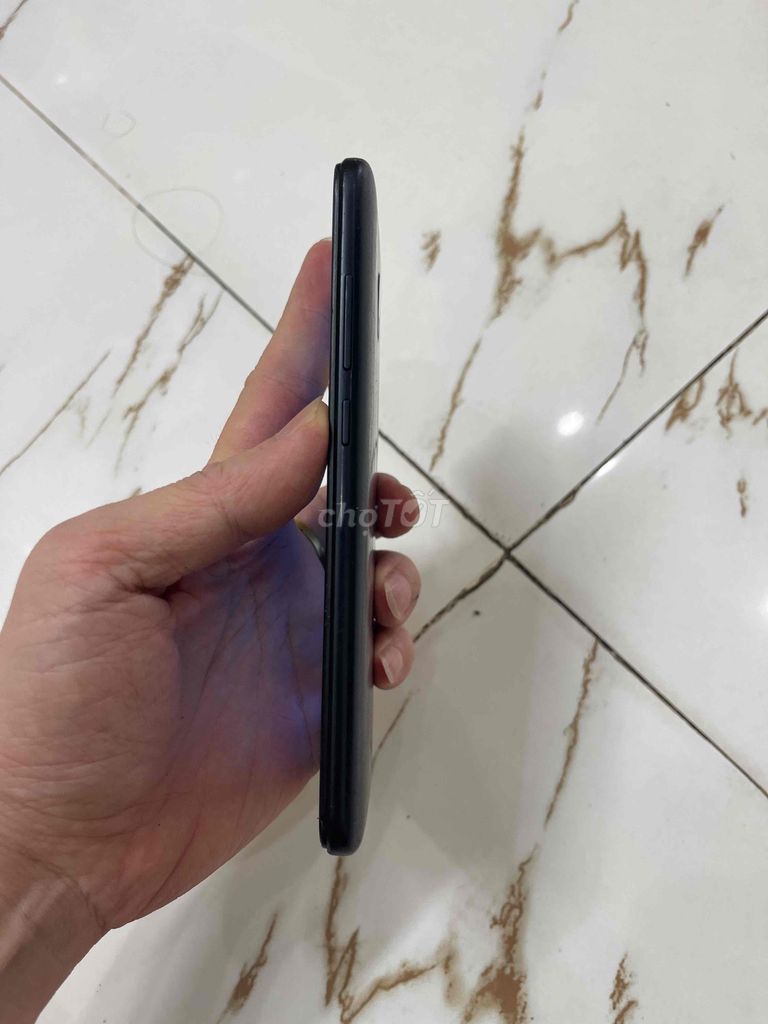 Bán Xiaomi Redmi 8a pin 5000 vỏ xấu